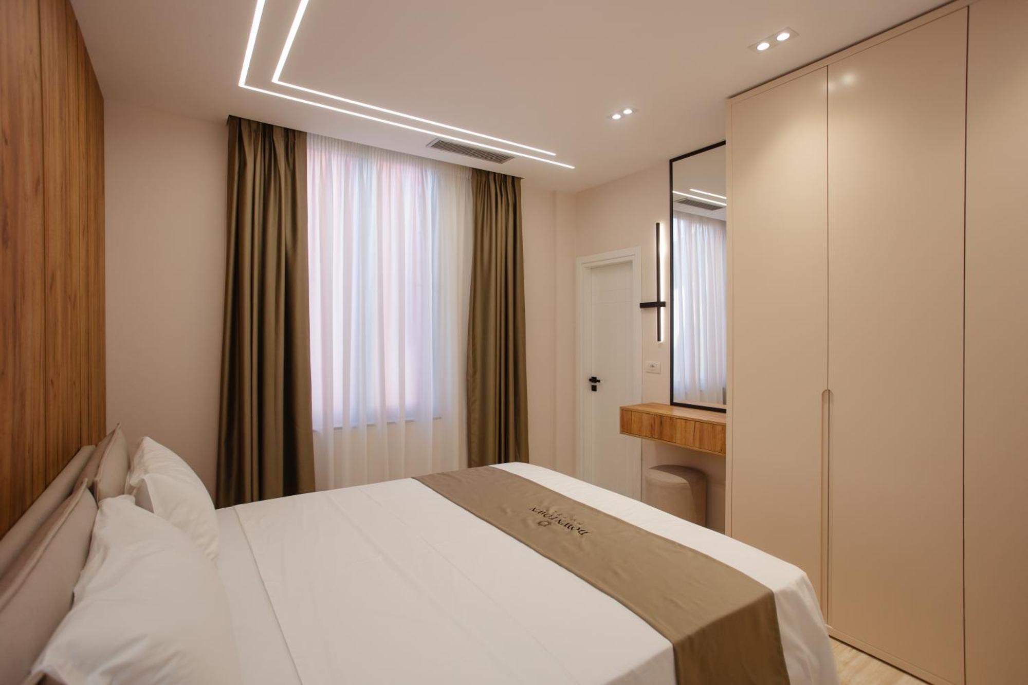 Downtown Hotel Shkodër Dış mekan fotoğraf