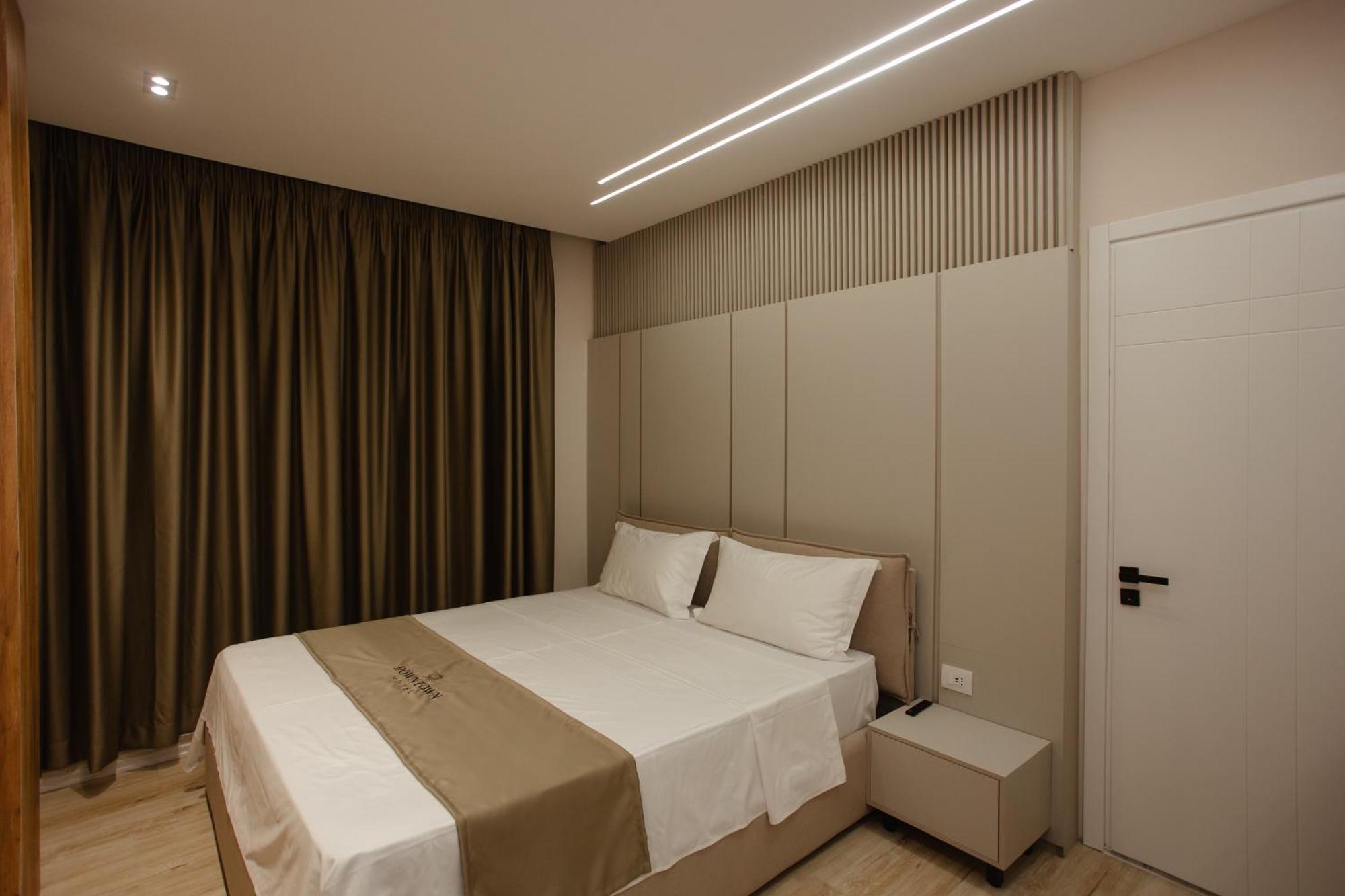 Downtown Hotel Shkodër Dış mekan fotoğraf