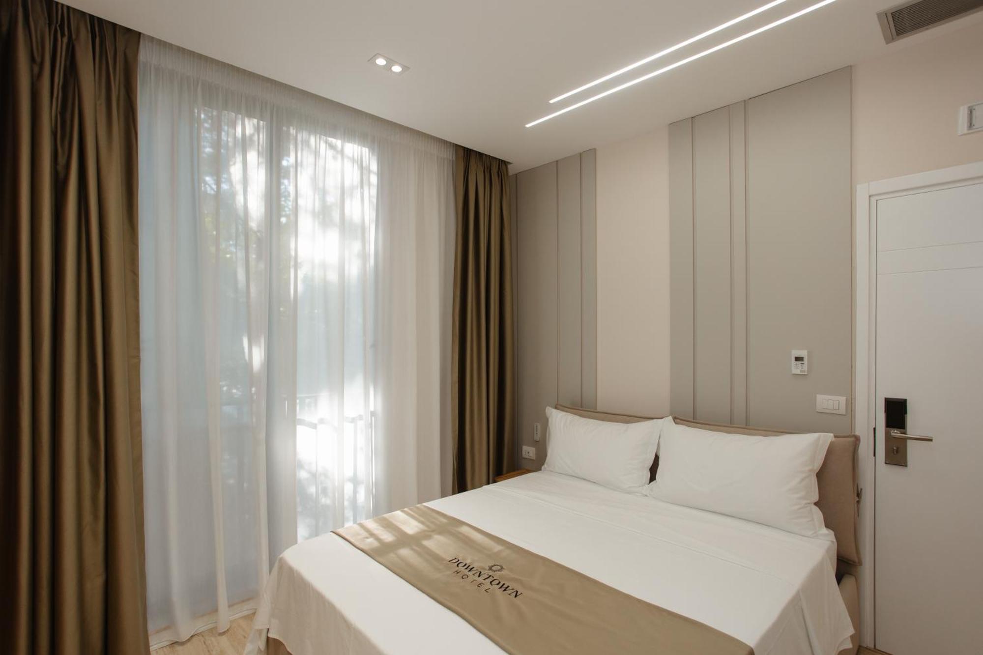 Downtown Hotel Shkodër Dış mekan fotoğraf