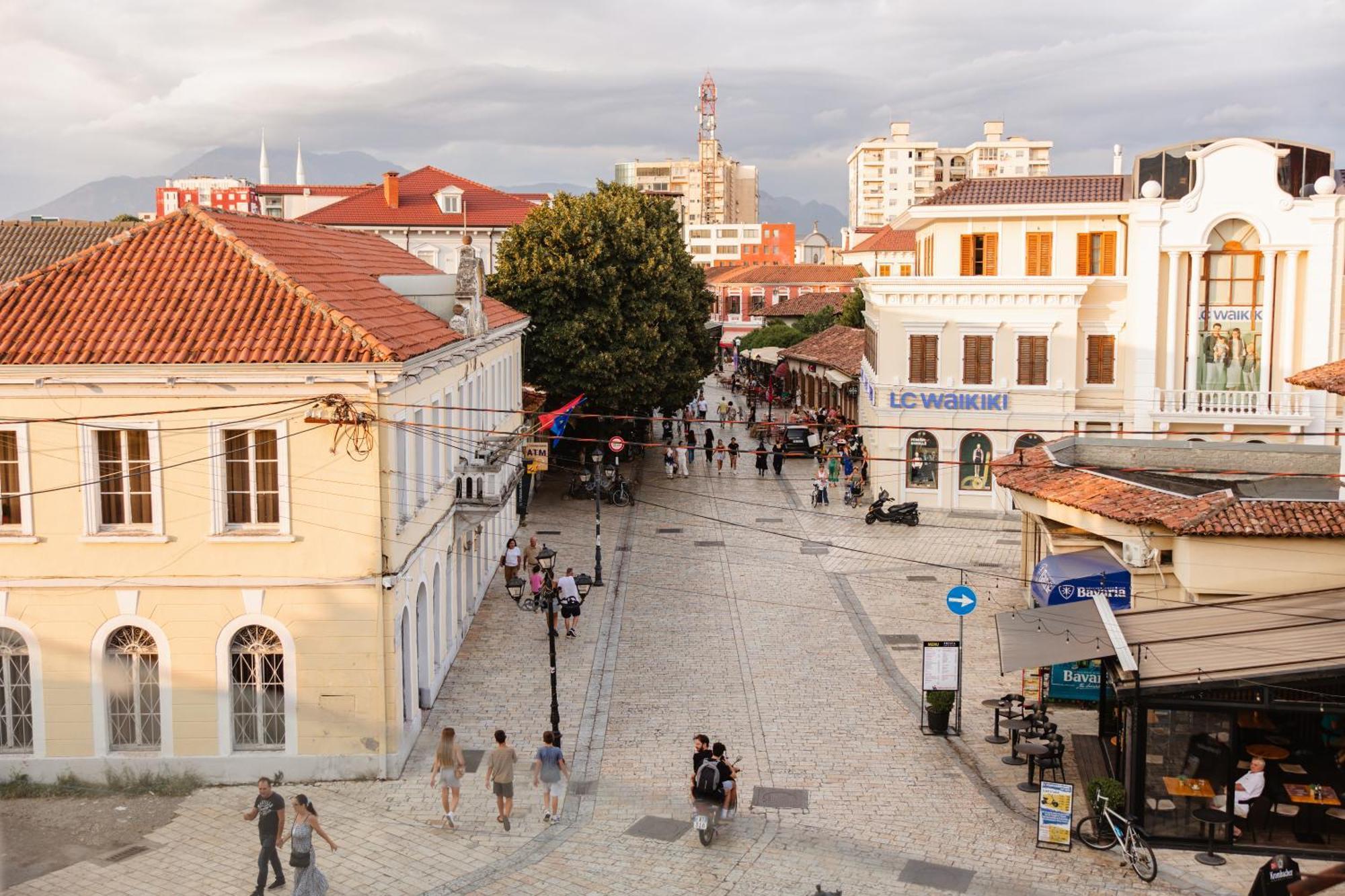 Downtown Hotel Shkodër Dış mekan fotoğraf