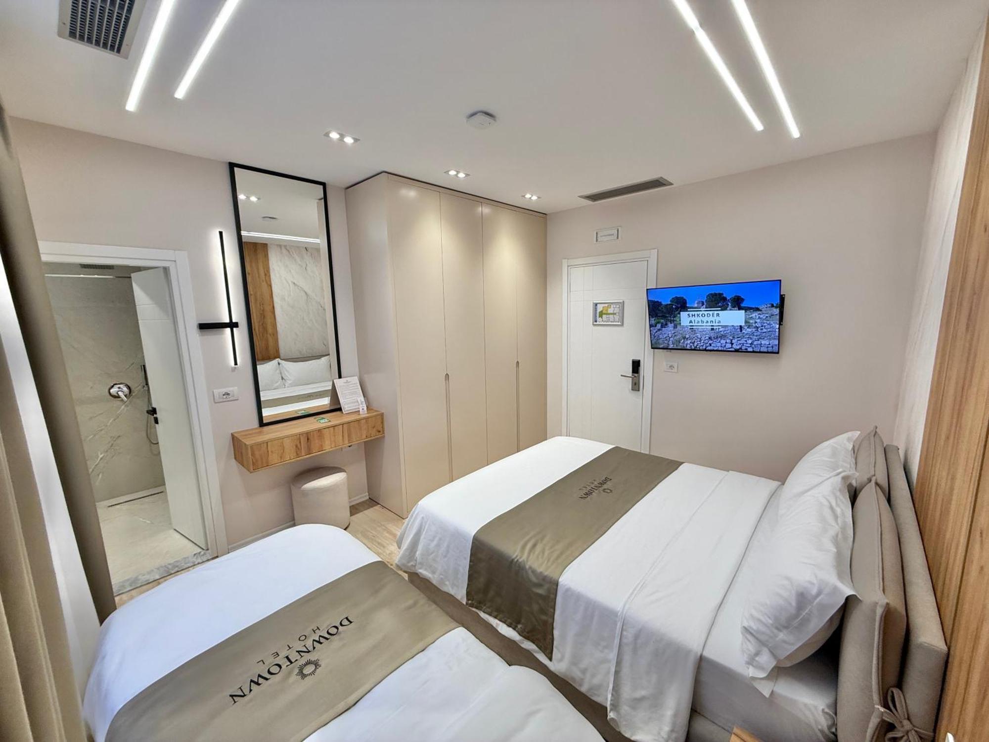 Downtown Hotel Shkodër Dış mekan fotoğraf